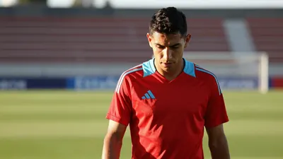 Medios griegos reportan que Chivas aceptó la oferta del Olympiacos por Armando González, quien se prepara para realizar...