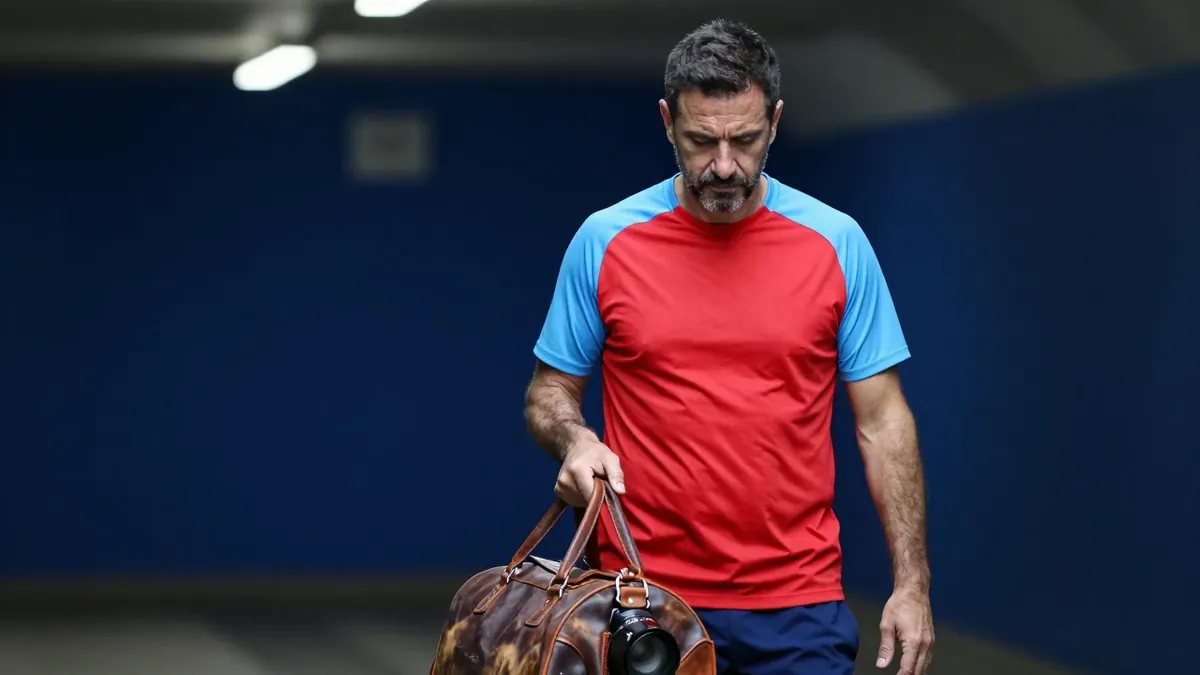 Chivas Mourn the Departure of Hormiga González to Europe