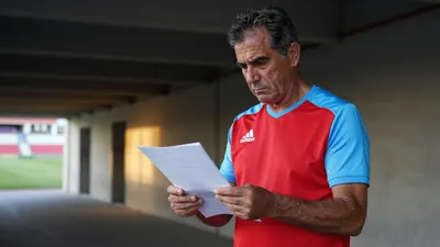 Armando ‘Hormiga’ González, 23 años, se traslada de Guadalajara a Olympiacos de Grecia tras una venta de 12,5 millones de...