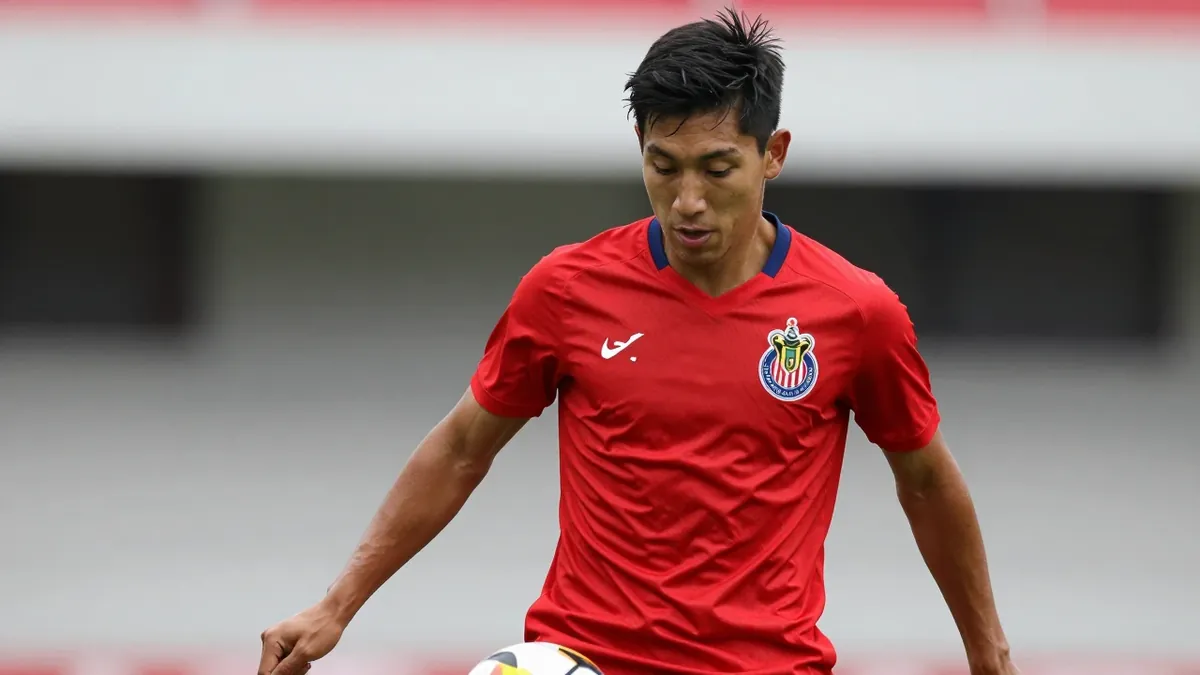 Delanteros de Chivas que triunfaron en Europa