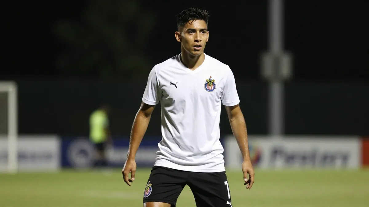 El Guadalajara Chivas cuenta con una plantilla amplia de 26 jugadores, ofreciendo múltiples alternativas en cada línea al...