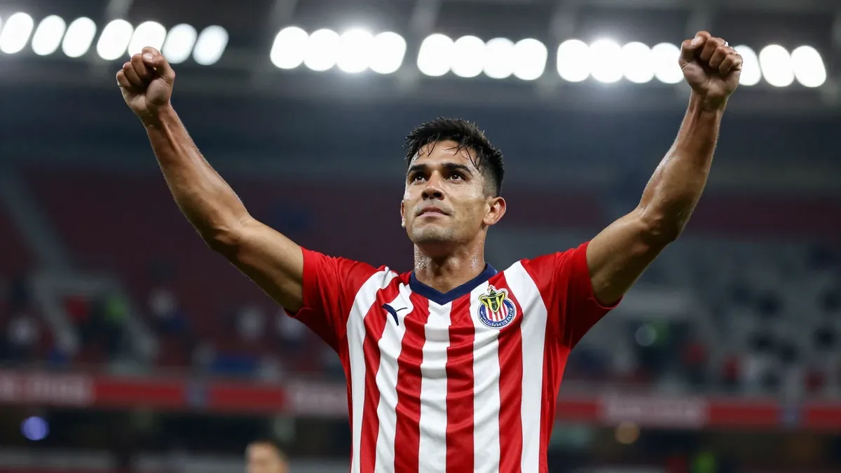 Guadalajara Chivas derrotó 5-2 a Club Tijuana en el Estadio Akron, consolidando su cuarta posición en la tabla del...